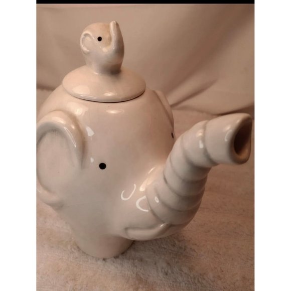 White Elephant Teapot Collectable - Picture 2 of 7